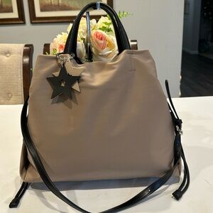 Lazy Susan bucket bag